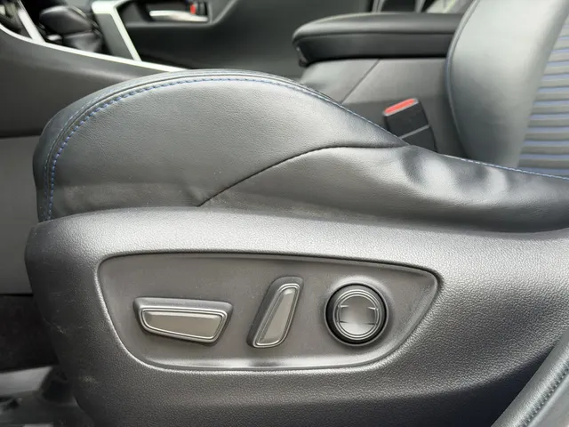 Toyota RAV4 2.5 Hybrid Bi-Tone | Stoel & stuurverwarming | Keyless
