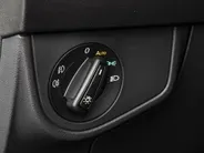 Volkswagen Polo 1.0 TSI 95pk DSG R-Line · Camera · Matrix LED · ACC · Stoelverwarming · Apple/Android Car Play · Sfeerverlichting · Verkeersbord Detectie ·