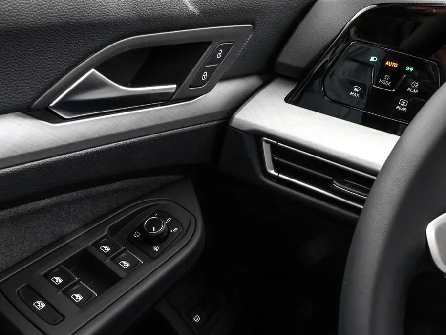 Volkswagen Golf Life Edition 1.5 eHybrid 204 PK 6 versn. DSG · Achteruitrijcamera · Draadloze telefoonlader · Comfort pakket · Prijs in inclusief inruilpremie · MEGA SALE