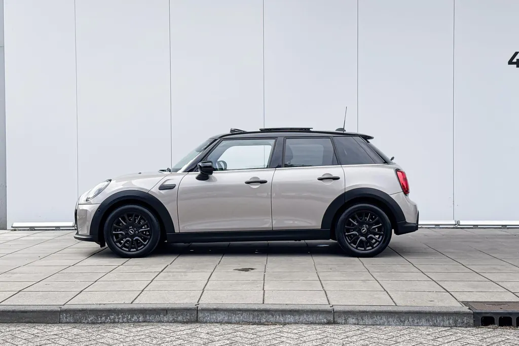 MINI Cooper 5-deurs 1.5 Cooper Camden Plus Edition