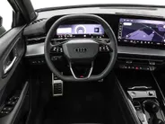 Audi Q3 1.5 200kW e-hybrid S edition 272 PK · Tech plus · Lederen bekleding · Trekhaak elek. wegklapbaar