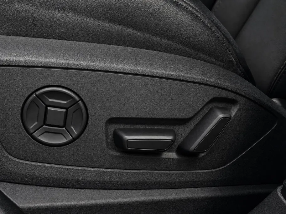 Audi e-tron 55 408pk Quattro S edition 95 kWh · SOH 93,8% · Panoramadak · 360 Camera · Elek. Bestuurdersstoel · Apple/Android Car Play · 22'' Inch ·
