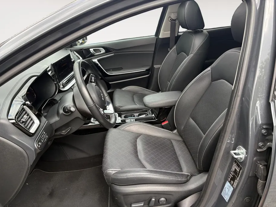 Kia XCeed 1.5 T-GDI MHEV ExecutiveLine | Airco | Navi | Camera | Stoelverwarming | Panoramadak | Stoelventilatie | Elektrische stoelen |