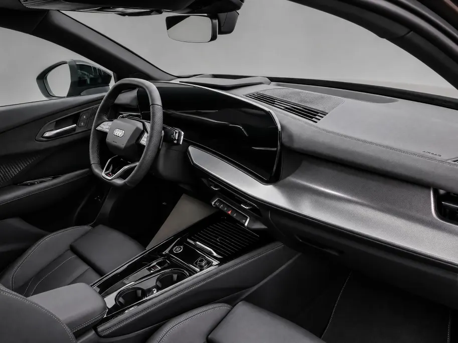 Audi Q3 Sportback 1.5 e-hybrid S edition · Mateffect Lak · Techniekpakket Plus · MMI experience pro · Panorama-glasdak