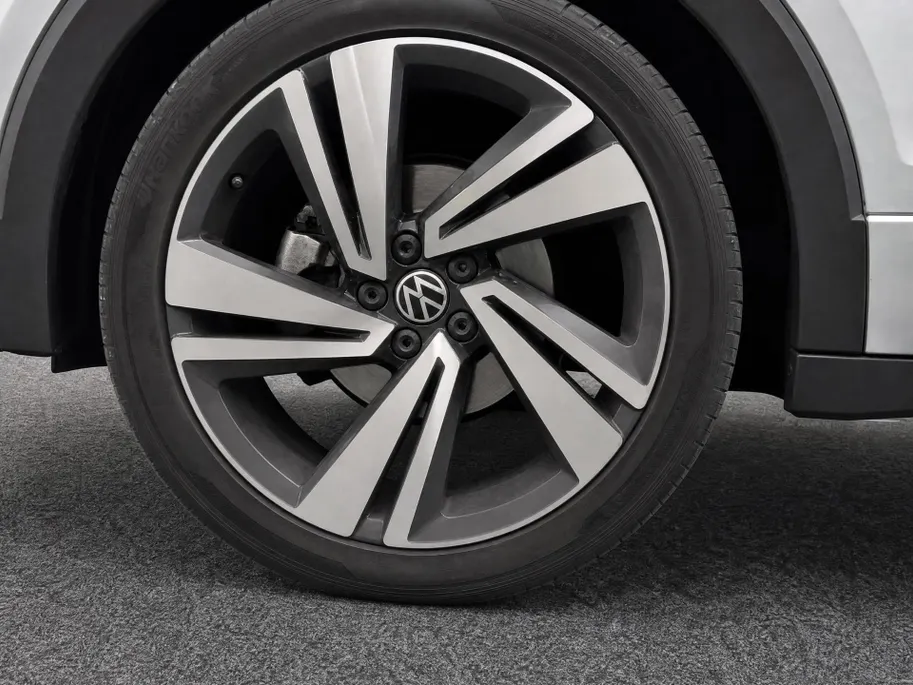 Volkswagen T-Cross 1.0 TSI 110pk R-Line · Apple/Android Car Play · P-Sensoren · Navigatie · Virtual Cockpit · 18'' Inch ·
