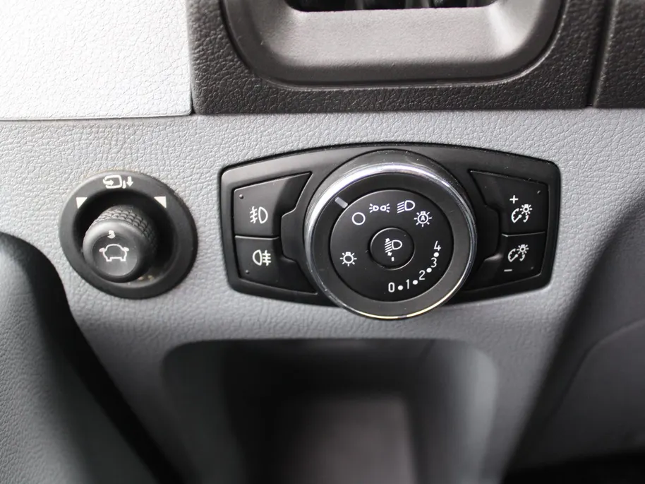 Ford Transit 330 2.0 TDCI L3H2 Trend | Recent distributieriem vv | Trekhaak | Imperiaal | Voorruitverwarming | Navi |