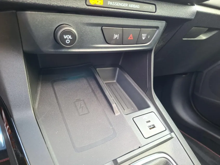 Ford Puma 1.0 EcoBoost Hybrid ST-Line | Panoramadak | Camera | Navigatie | Comfortpack | El. Achterklep | Keyless entry&start | Climate Control | Apple Carplay&Android Auto | Nieuw te bestellen! |