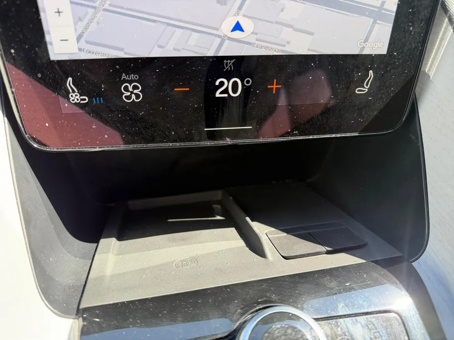 Polestar 2 Long Range Dual Motor Performance Plus 82 kWh 90 % SOH! Uniek 469PK | Gele gordels + klauwen | Full leather | Glassroof | Stoelverwarming + verkoeling |