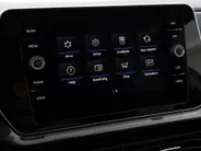 Volkswagen T-Cross 1.5 TSI 150pk DSG R-Line Edition Camera · Afneembare trekhaak · Stoelverwarming · Matrix LED · Apple/Android Car Play · 17'Velgen ·
