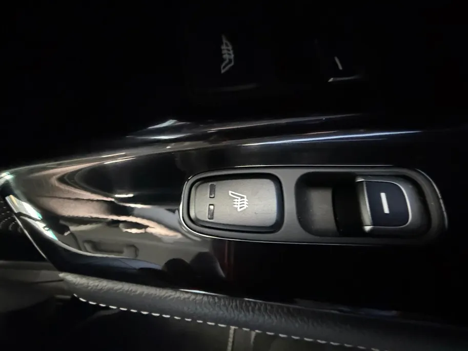Kia e-Niro ExecutiveLine 64 kWh | LEDER | CAMERA | JBL | STOELVERWARMING/ VENTILATIE | PARKEERSENSOR |