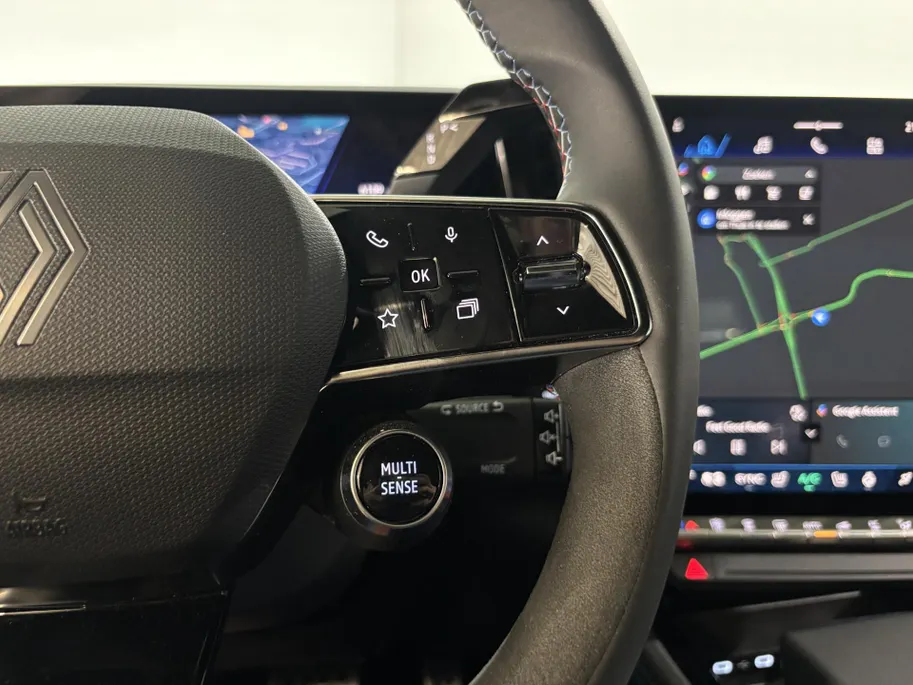 Renault Austral 200PK E-Tech Full Hybrid Esprit Alpine Automaat | DEMO - Beschikbaar per 30-09-2026 | Afneembare Trekhaak | Elektrisch Verstelbare Stoelen | Harman Kardon Audio | Adaptive Cruise Control | Climate Control | Apple CarPlay/Android Auto |