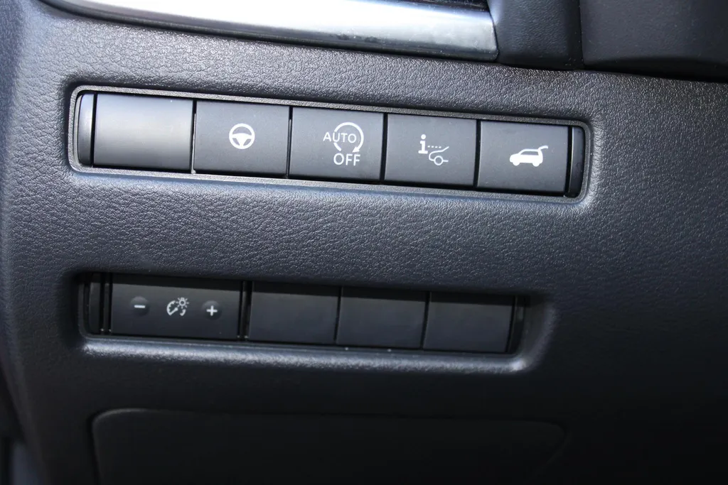 Nissan QASHQAI 1.3 MHEV Xtronic Tekna Plus |Nappa lederen bekleding| Bose audio | Head-up display | Trekhaak | 1800kg trekgewicht | All season banden | Stoelmassage | Stoelgeheugen | Stoel-, voorruit- en stuurverwarming