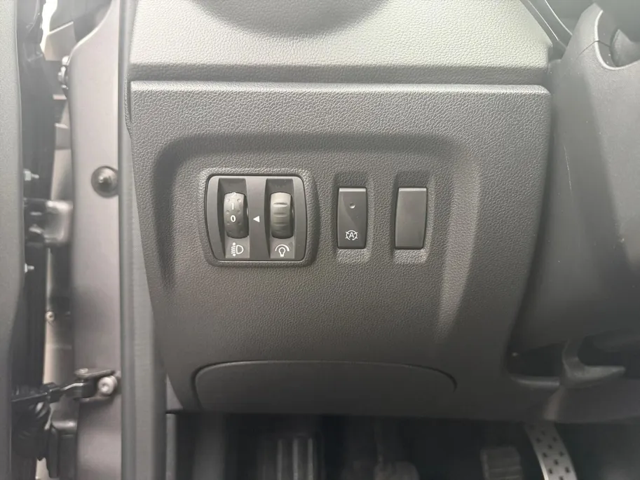 Renault Captur 1.3 TCe Intens | Camera | Parkeersensoren | Navigatie | Bluetooth | Cruise & Climate Control | All Season Banden | 12 Maanden BOVAG Garantie