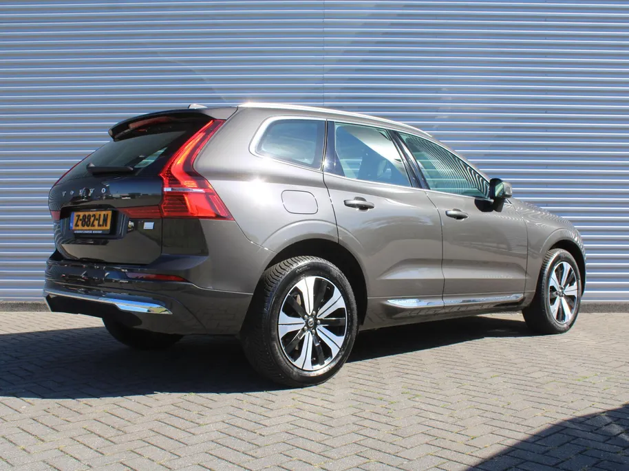 Volvo XC60 2.0 T6 Plug-in hybrid AWD Essential Edition Bright | Leer | Schuifdak | Elek. stoelverstelling | 19' LM | Dodehoek detectie | LED | Zeer nette auto |