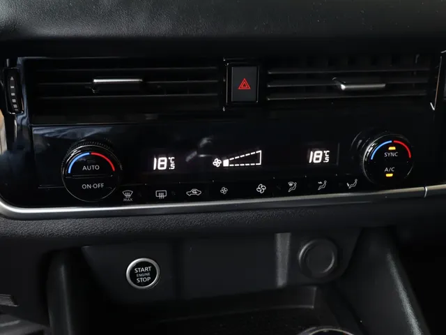 Nissan QASHQAI 1.3 MHEV N-Connecta | Trekhaak | Panoramadak