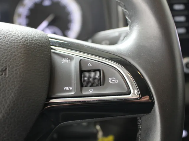 Škoda Karoq 1.0 TSI Clever Edition Android Auto / Apple Carplay | Climate Control | Stoelverwarming | PDC