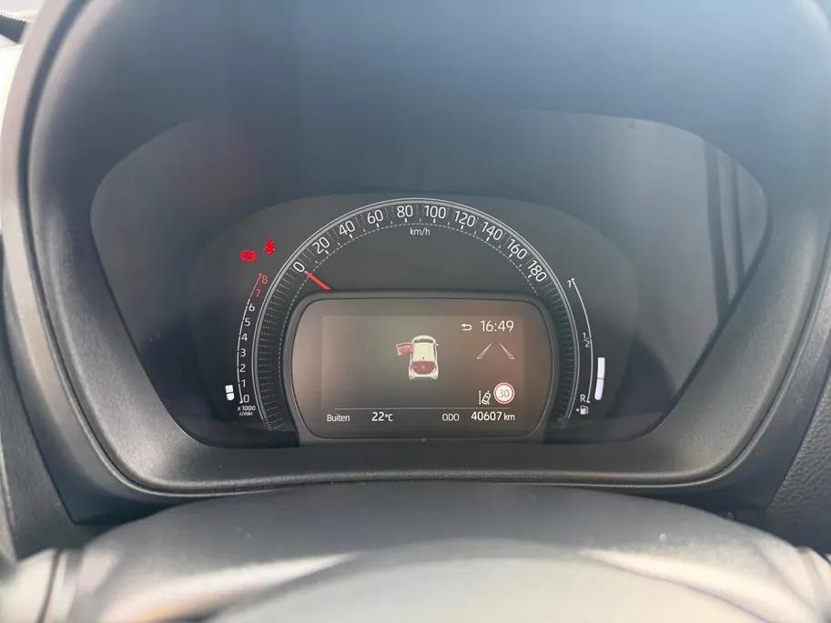 Toyota Aygo X 1.0 VVT-i MT Limited | Apple Carplay & Android Auto | Stoelverwarming | JBL Audio | Camera | Parkeersensoren | LMV | Cruise & Climate Control | Dealer Onderhouden | 12 Maanden BOVAG Garantie