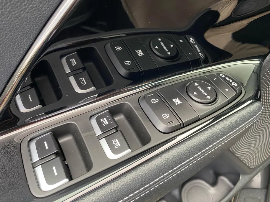 Kia e-Niro DynamicPlusLine 64 kWh | Climate control | Navigatie | Parkeercamera | Stoel + stuurverwarming | Keyless | Schuif-kanteldak | Line assist |