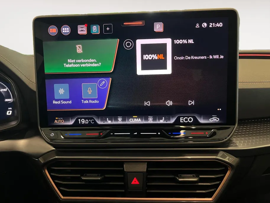 CUPRA Formentor 1.5 TSI e-Hybrid Business | Panoramadak | Stuur verwarming etc! | Trekhaak | Super compleet en helemaal nieuw!