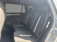 Škoda Kodiaq Sportline Business 1.5 TSI PHEV 150 kW / 204 PK | Steel Grey | 19'' tirsuli aero velgen | Trekhaak wegklapbaar | 4000,- inruilvoordeel!!
