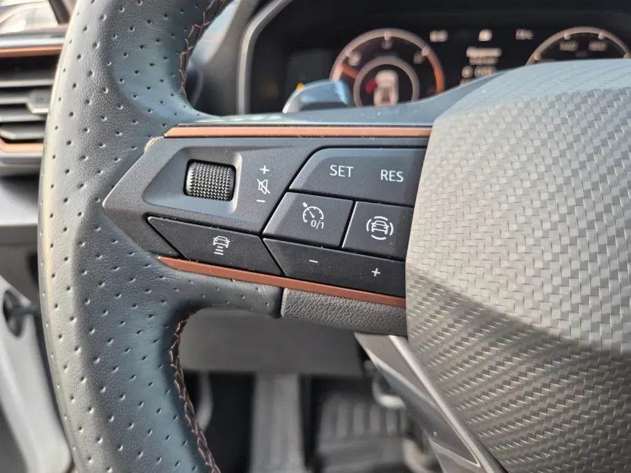 CUPRA Formentor 1.4 e-Hybrid Business | Cruise Control | Climate Control | Stoelverwarming | Stuurverwarming | Parkeersensor | Trekhaak |