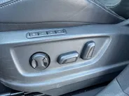 Škoda Kodiaq 1.5 TSI 150pk DSG Sportline Business 7p. · Camera · Inklap. Trekhaak · Keyless · Elek. Bestuurdersstoel + Geheugen · Matrix LED · Garantie t/m 27-05-2028 of 100.000km