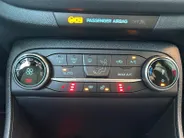 Ford Fiesta 1.0 EcoBoost Hybrid ST-Line |Stuur/Stoel/Vooruit verwarming | Apple Carplay/Android Auto | LED Koplampen | keyless start |
