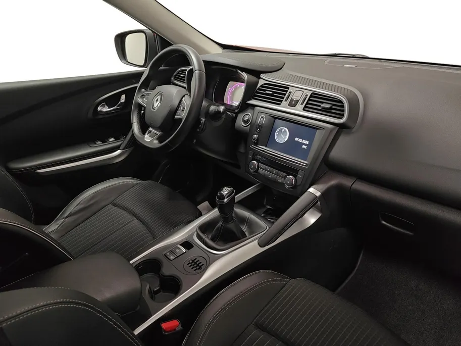 Renault Kadjar 1.2 TCe Bose NAVI AIRCO CAMERA 360 PARKEERSENSOREN BOSE GELUIDSSYSTEEM LM VELGEN HOGE INSTAP KEYLESS ENTRY DEALER ONDERHOUDEN