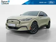 Ford Mustang Mach-E Extended Premium RWD 88 kWh | Afneembare trekhaak | Stoelverwarming | Leer bekleed | 18' Lichtmetaal | Adaptive Cruisecontrol | Dodehoekdetectie | Led verlichting | Climate Control | Nieuw te bestellen |