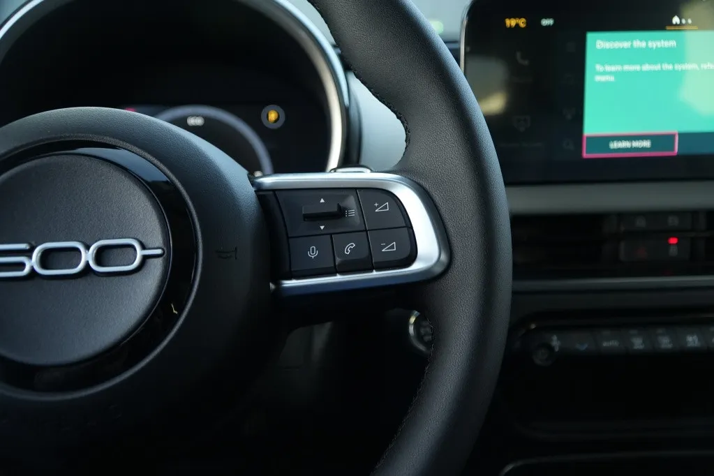 Fiat 600e La Prima 54 kWh | Leder | Navi | Camera | Carplay | 18'