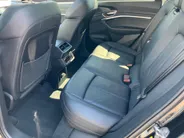 Audi e-tron Sportback 55 quattro S Line 95 kWh 300kW/408PK · Panoramadak · Trekhaak · Camera · Leder · Stoelverwarming · Drive select ·  Garantie t/m 18-10-2027 of 100000km.