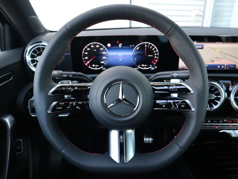 Mercedes-Benz A-Klasse 250 e Business Solution AMG