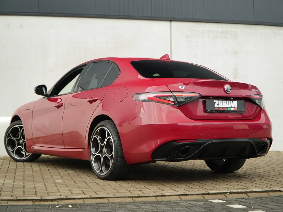 Alfa Romeo Giulia 2.0 Turbo 280 PK Competizione Q4 AWD | Harman | Veloce | 19' VERKOCHT