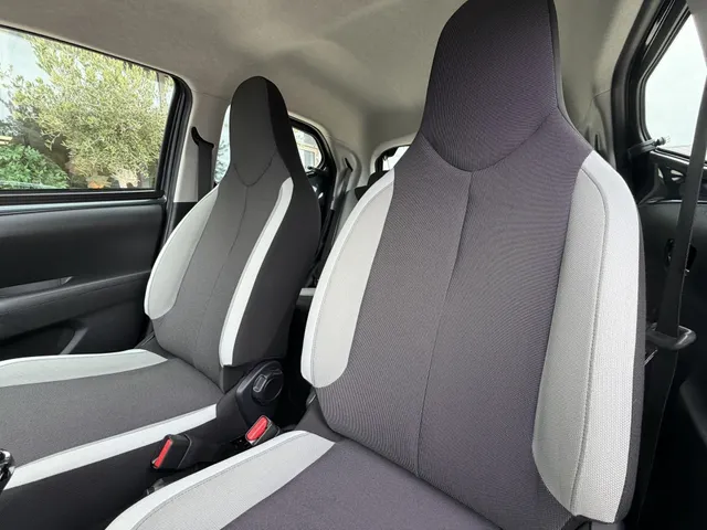 Toyota Aygo 1.0 VVT-i x-play | Android auto & Apple carplay | Navigatie | Airco |