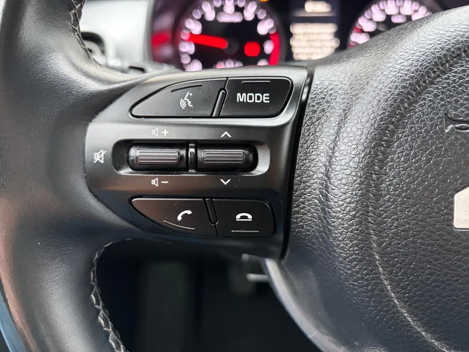 Kia Stonic 1.0 T-GDi MHEV DynamicLine | Achteruitrijcamera | Parkeersensoren achter | Apple/Android Carplay | Climate control | Cruise control | LMV