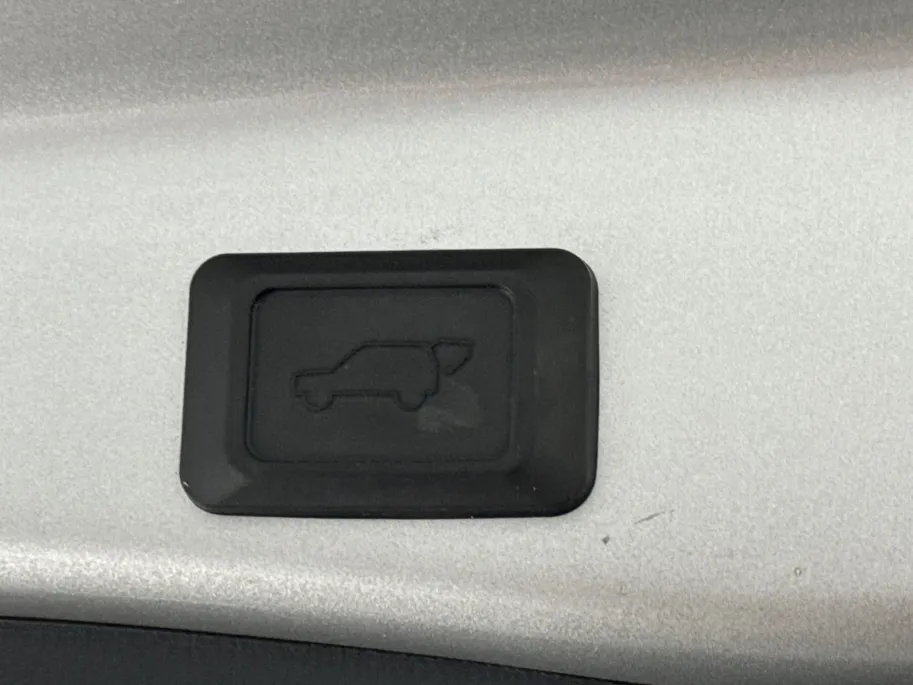 Toyota RAV4 2.5 Hybrid AWD Dynamic | Trekhaak | 18'' L.M. Velgen | Elektrische Achterklep