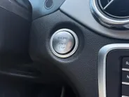 Mercedes-Benz GLA 180 Premium | Achteruitrijcamera | Elektr. Achterklep | Incl. Winterset | Elektr. Memory Seats | 12 maanden garantie! |