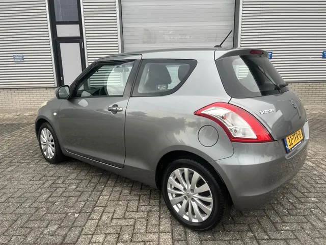 Suzuki Swift 1.2 Exclusive EASSS Meest Luxe uitvoering| Dealer onderhouden|1 jaar garantie!!!| Rijklaarprijs