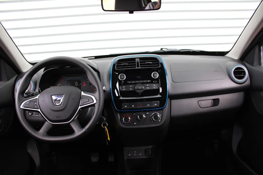 Dacia Spring Essential |  Airco | 14' Design velgen | Bluetooth | PDC | BTW auto | Uniek!! |