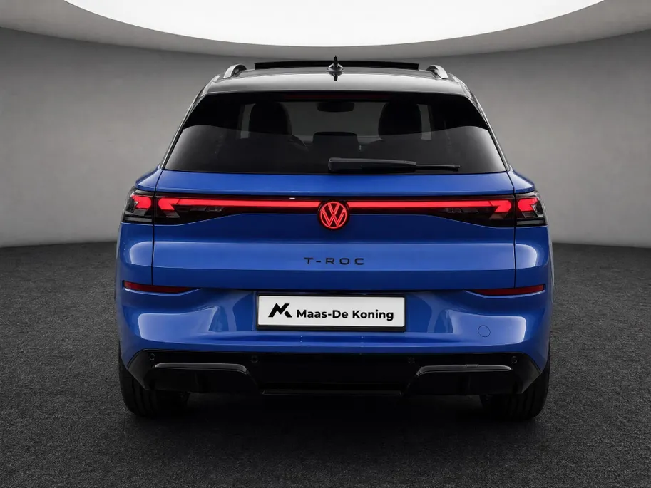 Volkswagen T-Roc 1.5 eTsi R-Line First Edition 150 pk 7 versn. DSG · Achteruitrijcamera · Electrische achterklep · Trekhaak