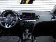 Kia Ceed Sportswagon 1.5 T-GDi DynamicPlusLine | Stoel- & stuurverwarming | Camera | Clima | Cruise adapt. | LED | Navi | Elek. achterklep | 16' LM |