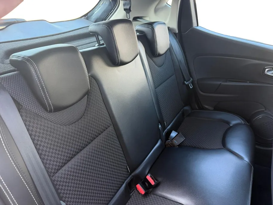 Renault Clio 0.9 TCe Intens | Bluetooth | Cruise & Climate Control | Parkeersensoren | Navigatie | LMV | Onderhoudshistorie | 12 Maanden BOVAG Garantie
