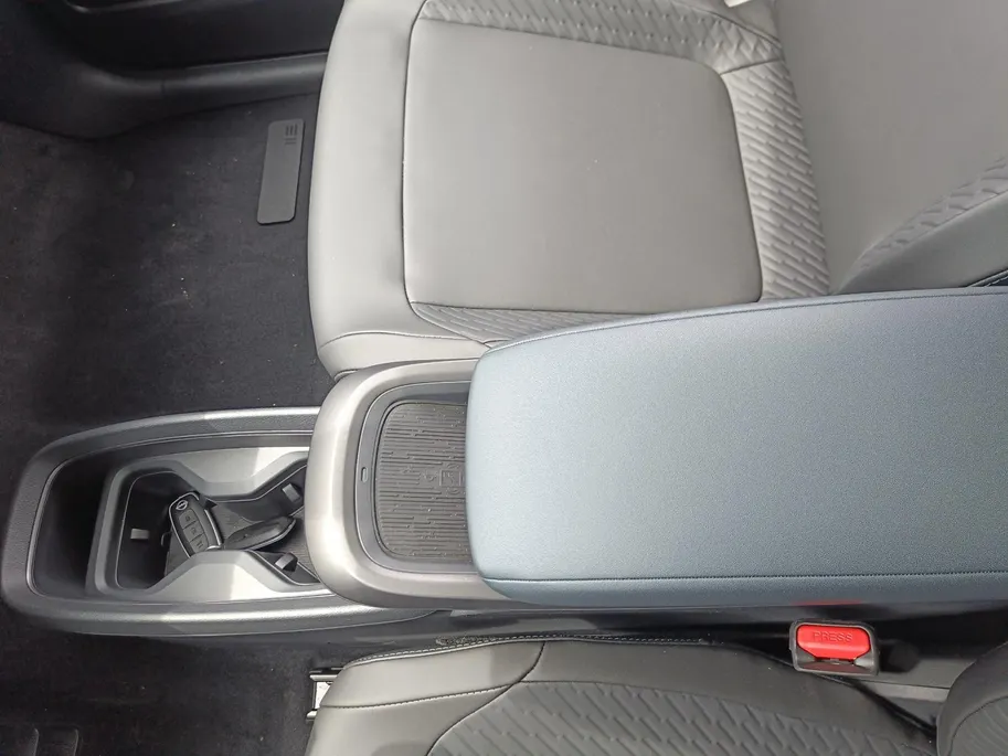 Nissan Leaf Evolve 52 kWh | WLTP 445km | Apple carplay & Android auto | 19inch LM Wielen | Climate contole | Glazen dak | V2L | Electrisch verstelbare stoelen| Bose audio | Head-up display |
