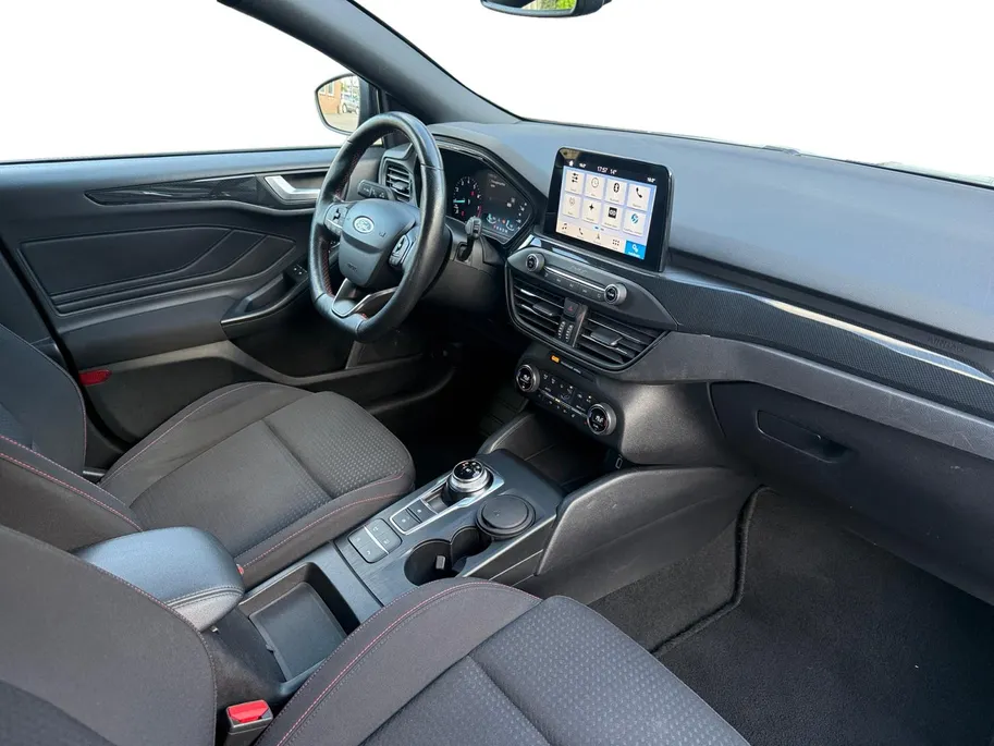 Ford Focus Wagon 1.0 EcoBoost ST-Line Automaat | Nieuwe Distributie | Winterpack | Achteruitrijcamera | Apple carplay/Android auto | Climate Control | Cruise Control | 12 maanden Garantie! |