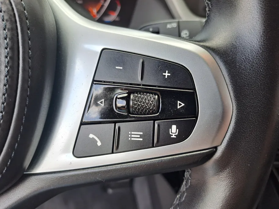BMW 1 Serie 118i Business Edition M-exterieur pakket | Digitaal cockpit | Navigatie | Cruise | Climate | M-bekleding | M-stuur | Apple Carplay/Android Auto