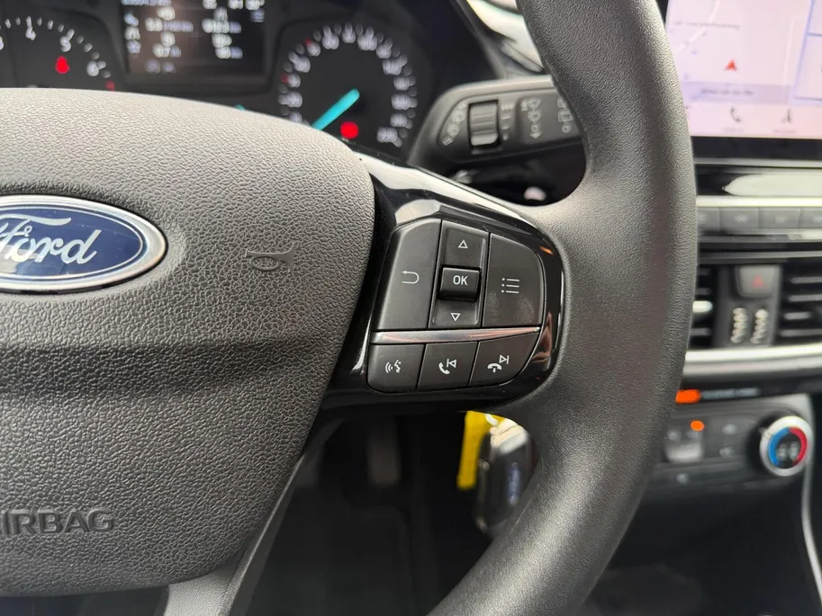 Ford Fiesta 1.1 Trend | Trekhaak | All Season Banden | Parkeersensoren Achter | Navigatie | Cruise Control | Voorruitverwarming | Airco | Apple Carplay & Android Auto | Bovag Garantie