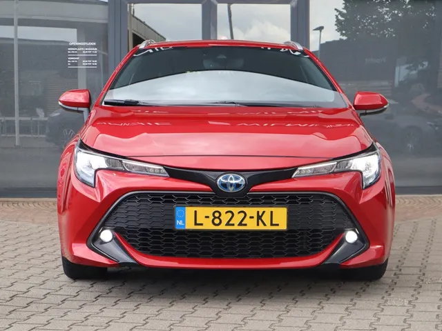Toyota Corolla Touring Sports 1.8 Hybrid Dynamic Trekhaak | All Seasons | Carplay | Stoelverwarming