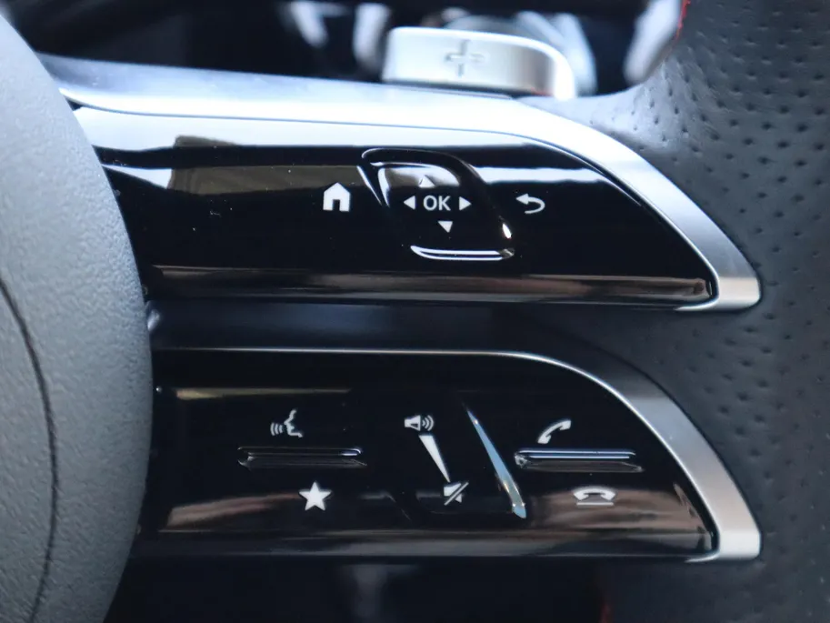 Mercedes-Benz CLA Shooting Brake 180 Business Solution AMG | Panoramadak | Dodehoekassistent | Memory Seats | HUD | Burmester | LED | 360 camera | Automaat