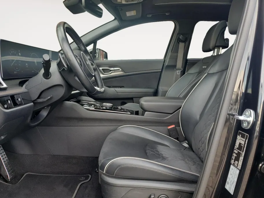 Kia Sportage 1.6T MHEV GT-Line | Stoel en stuurverwarming | Panorama schuifdak | Camera | Elektrisch bedienbare voorstoelen | Apple Carplay / Android Auto | Elektrische achterklep |