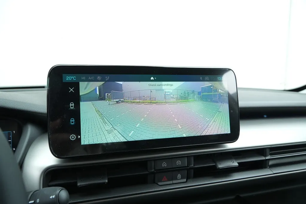 Jeep Avenger Summit 54kWh | Pano | Infotainment | Winter | Camera | 18'